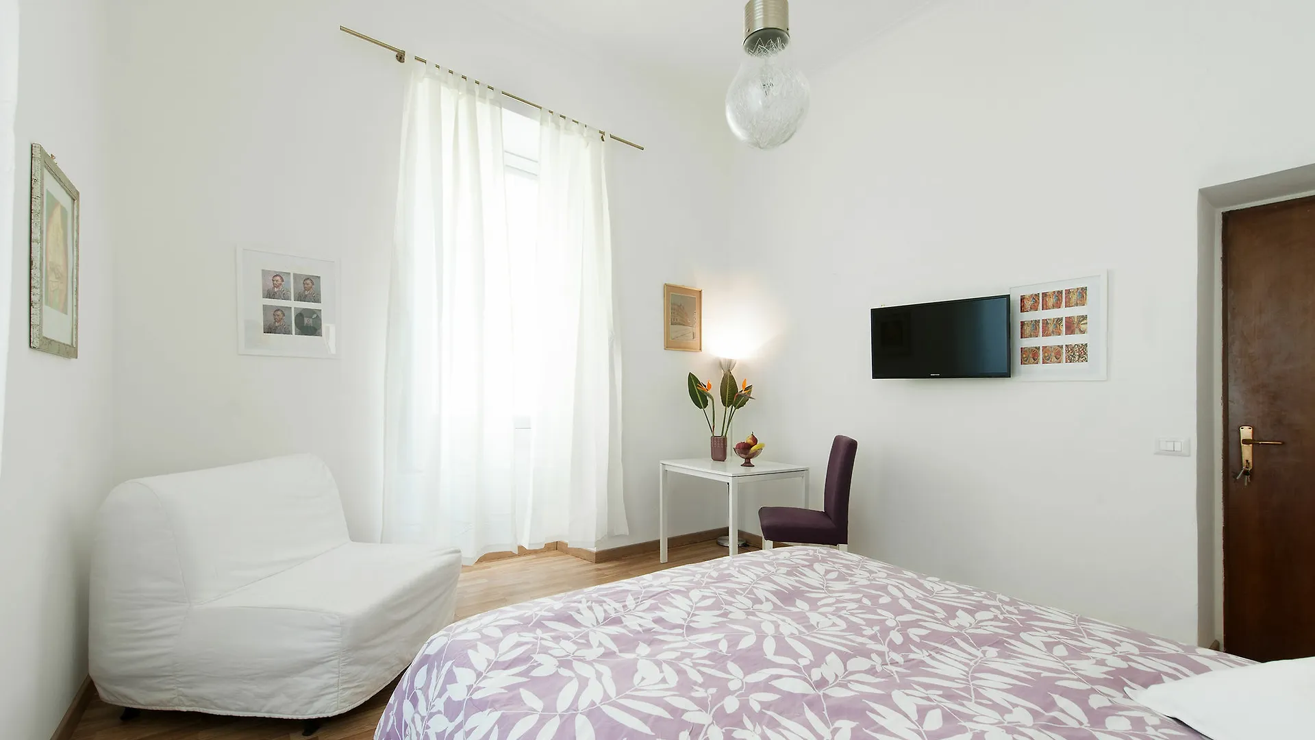 Rome Center Rooms 4*,